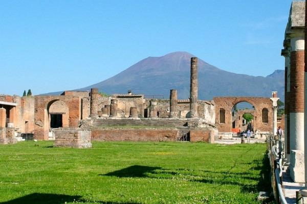 Car Transfer from Sorrento to Pompei